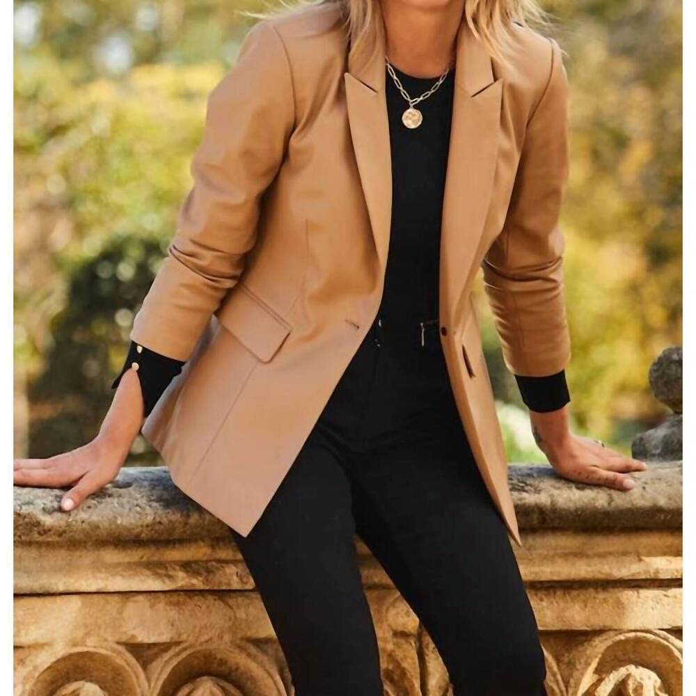 NEW SOSANDAR premium faux leather blazer in tan